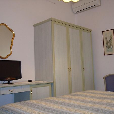 Hotel Villa Rona Forte dei Marmi Bagian luar foto