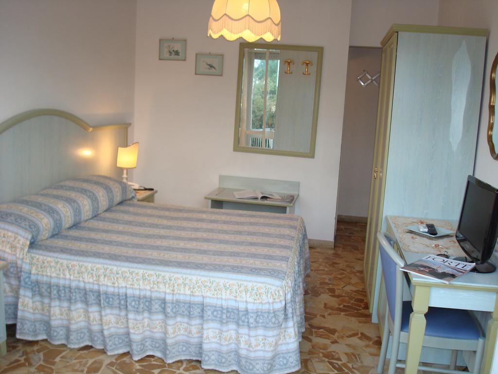 Hotel Villa Rona Forte dei Marmi Bagian luar foto