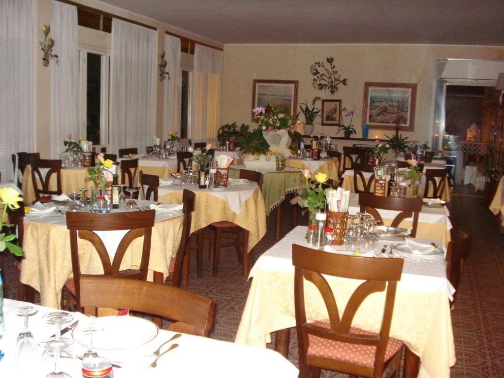 Hotel Villa Rona Forte dei Marmi Bagian luar foto