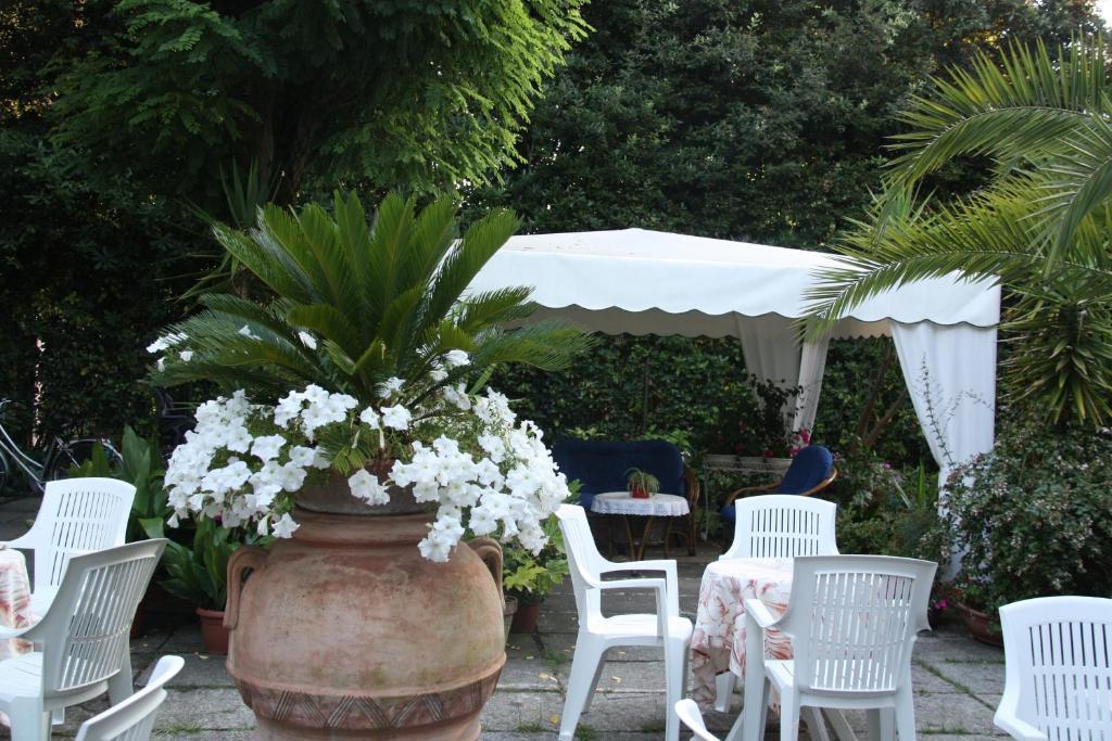 Hotel Villa Rona Forte dei Marmi Bagian luar foto