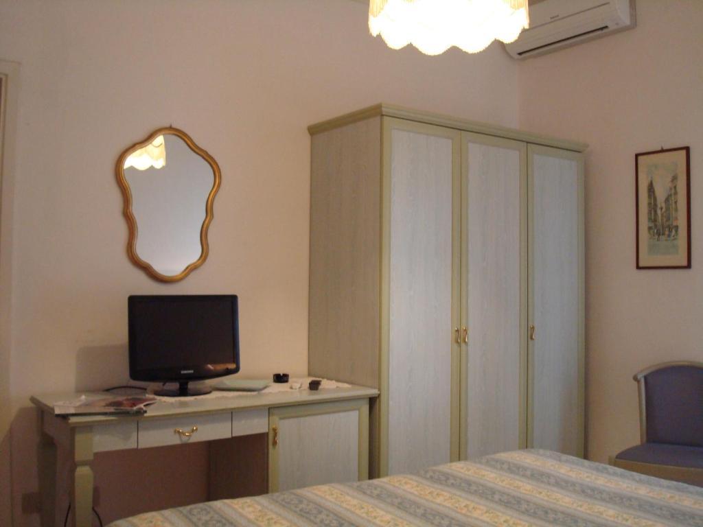 Hotel Villa Rona Forte dei Marmi Ruang foto